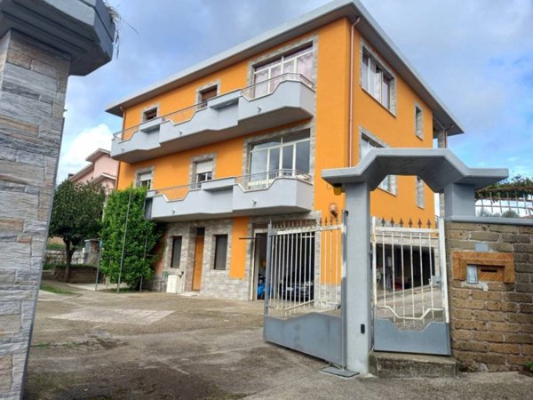 intera palazzina in vendita a Rignano Flaminio