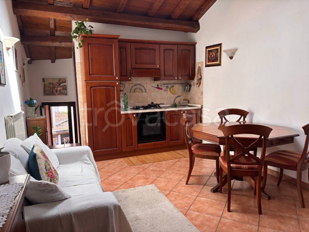 casa indipendente in vendita a Rignano Flaminio