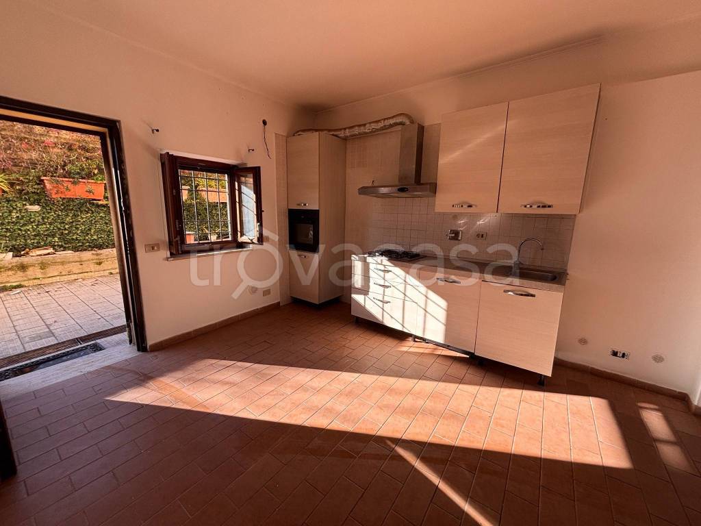 appartamento in vendita a Rignano Flaminio in zona Santo Sisini
