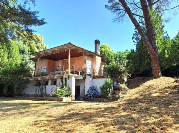 casa indipendente in vendita a Rignano Flaminio in zona Montelarco