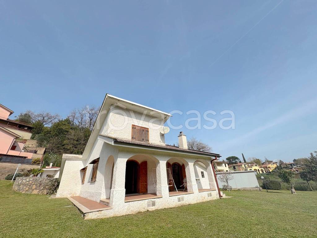 casa indipendente in vendita a Rignano Flaminio in zona Montelarco