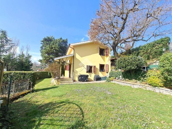 casa indipendente in vendita a Rignano Flaminio in zona Montelarco
