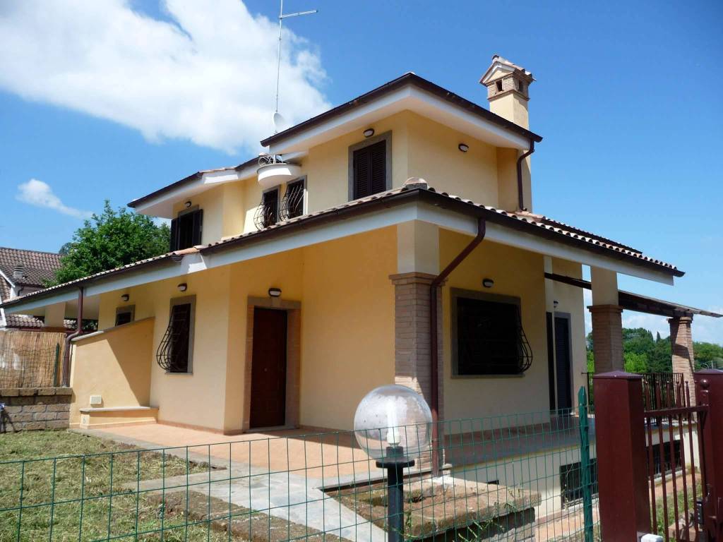 casa indipendente in vendita a Rignano Flaminio in zona Montelarco
