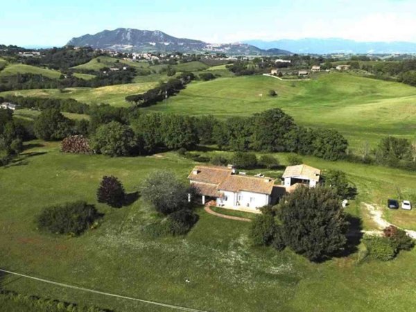 casa indipendente in vendita a Rignano Flaminio