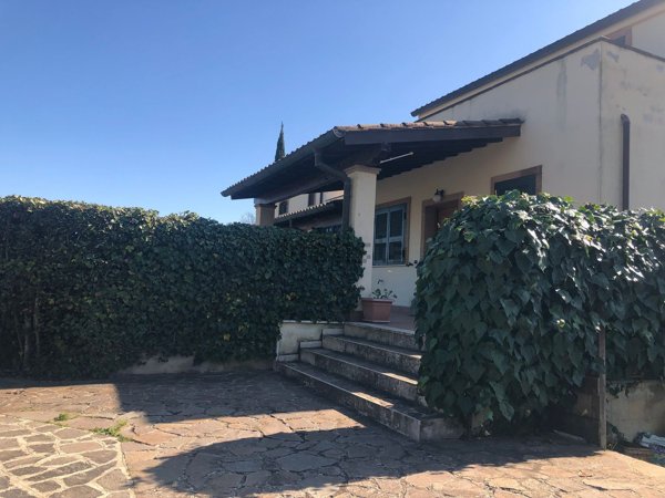 casa indipendente in vendita a Rignano Flaminio