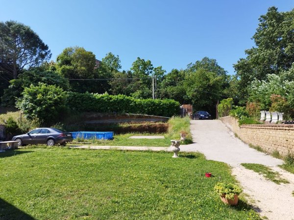 casa indipendente in vendita a Rignano Flaminio