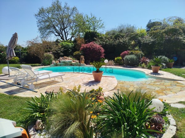 casa indipendente in vendita a Rignano Flaminio in zona Montelarco