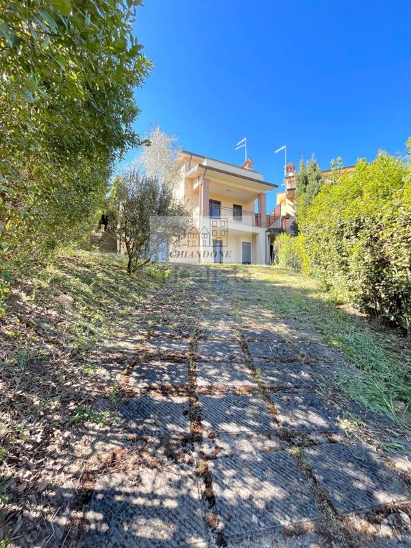 casa indipendente in vendita a Rignano Flaminio