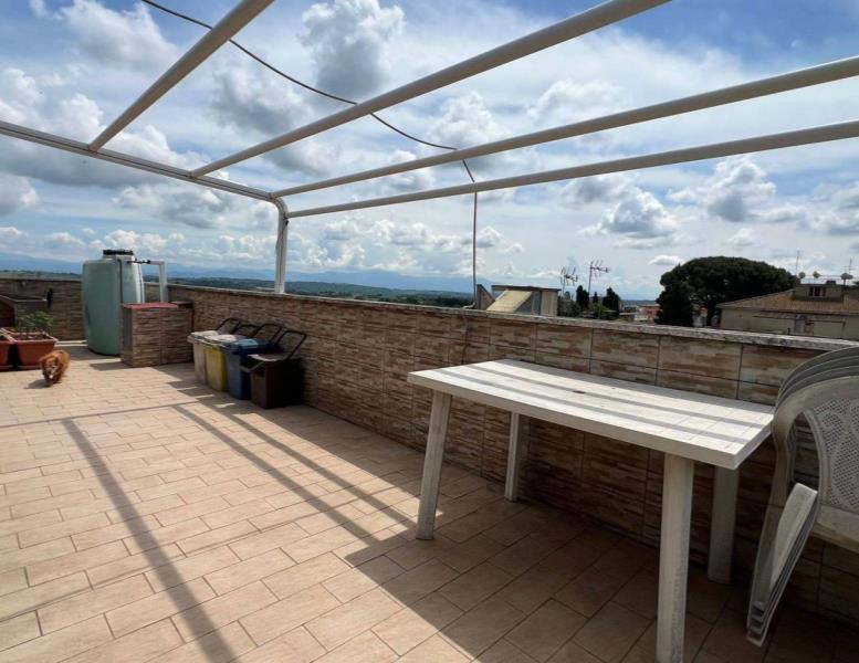 appartamento in vendita a Rignano Flaminio in zona Santo Sisini