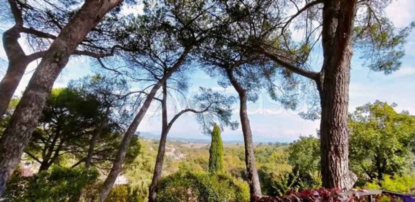 casa indipendente in vendita a Rignano Flaminio in zona Montelarco