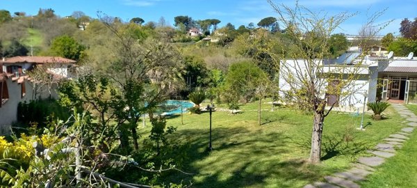 casa indipendente in vendita a Rignano Flaminio in zona Montelarco