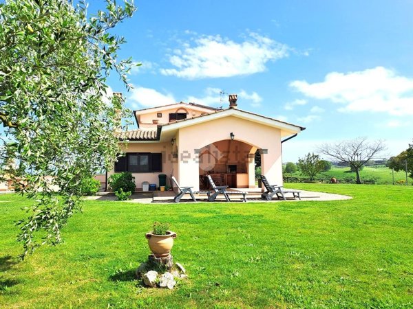 casa indipendente in vendita a Rignano Flaminio