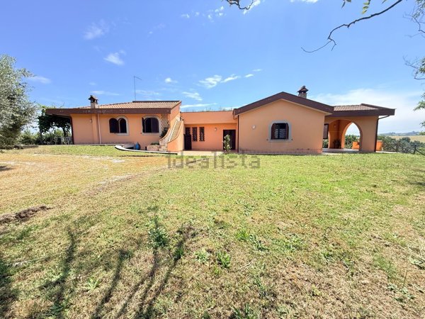 casa indipendente in vendita a Rignano Flaminio