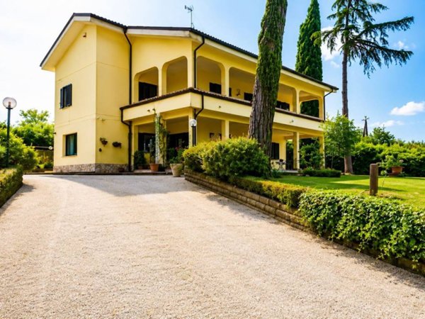 casa indipendente in vendita a Rignano Flaminio