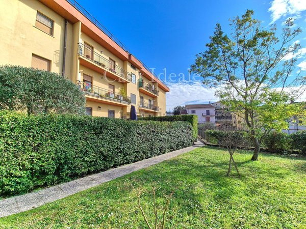 appartamento in vendita a Rignano Flaminio in zona Santo Sisini