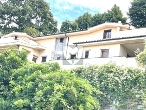 casa indipendente in vendita a Rignano Flaminio in zona Valle Spadana
