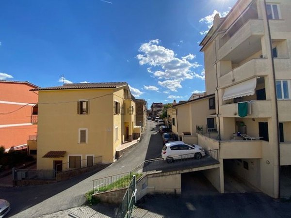 appartamento in vendita a Rignano Flaminio in zona Santo Sisini