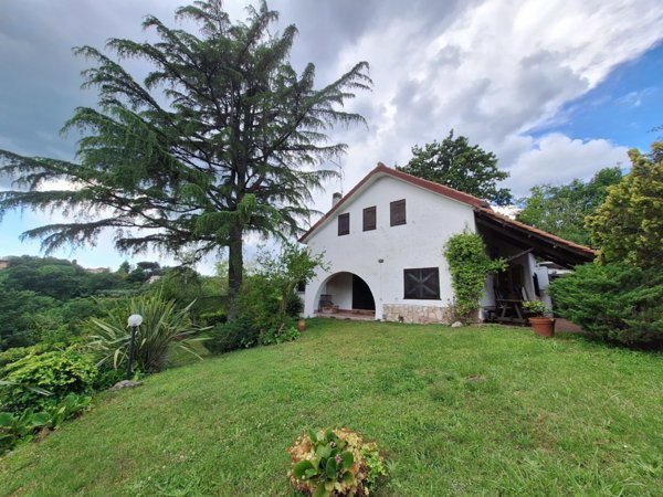 casa indipendente in vendita a Rignano Flaminio in zona Montelarco