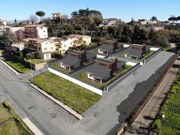 casa indipendente in vendita a Rignano Flaminio in zona Santo Sisini