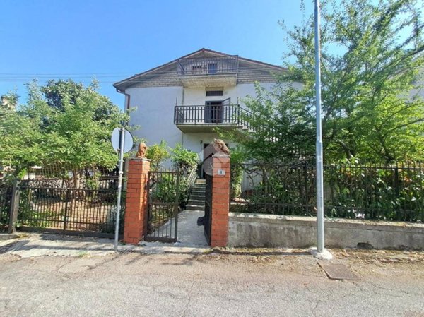 appartamento in vendita a Rignano Flaminio in zona Santo Sisini