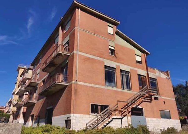 ufficio in vendita a Rignano Flaminio in zona Santo Sisini