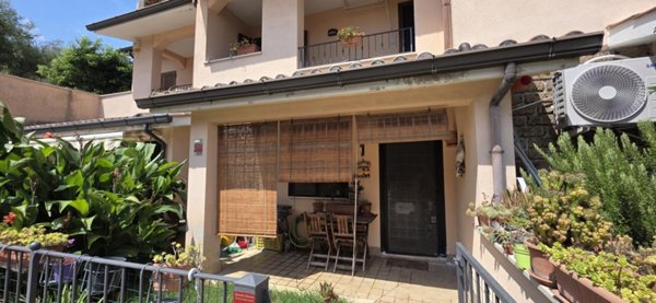 appartamento in vendita a Rignano Flaminio in zona Santo Sisini