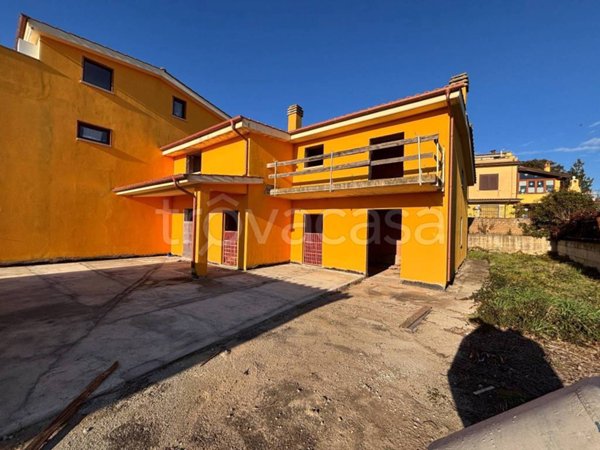 casa indipendente in vendita a Rignano Flaminio in zona Santo Sisini