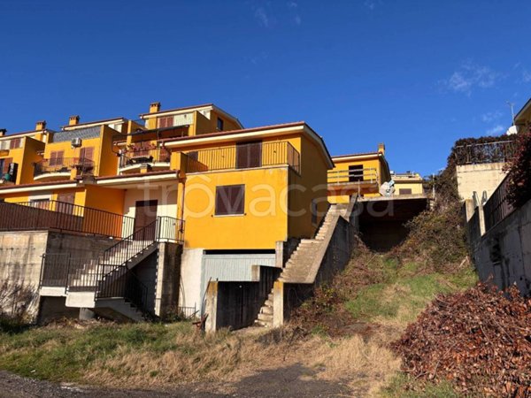 casa indipendente in vendita a Rignano Flaminio in zona Santo Sisini