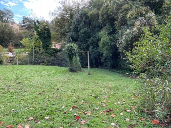 terreno edificabile in vendita a Rignano Flaminio in zona Montelarco