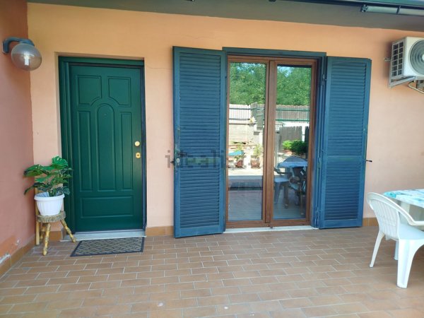 casa indipendente in vendita a Rignano Flaminio in zona Santo Sisini