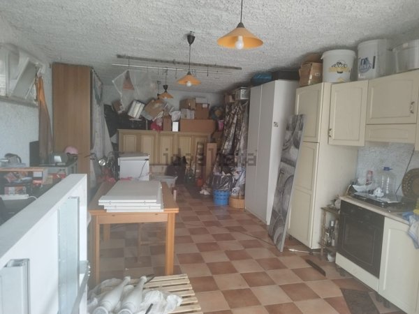 box auto in vendita a Rignano Flaminio in zona Santo Sisini