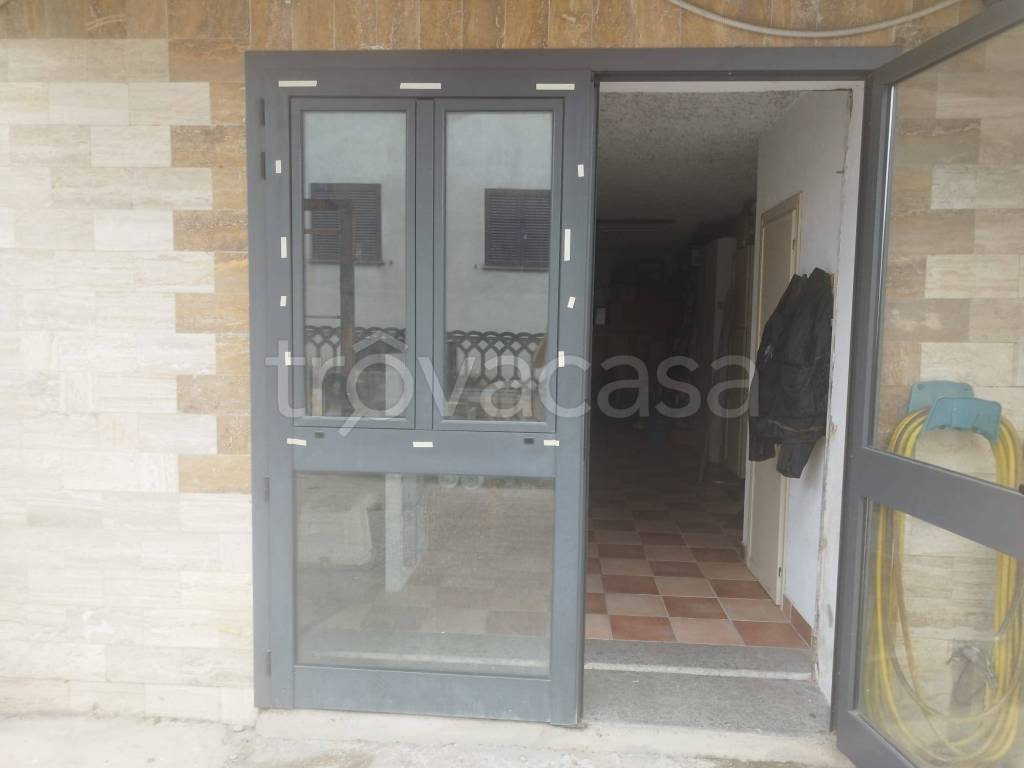 box auto in vendita a Rignano Flaminio in zona Santo Sisini