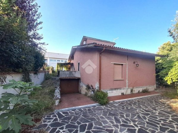 casa indipendente in vendita a Rignano Flaminio in zona Santo Sisini