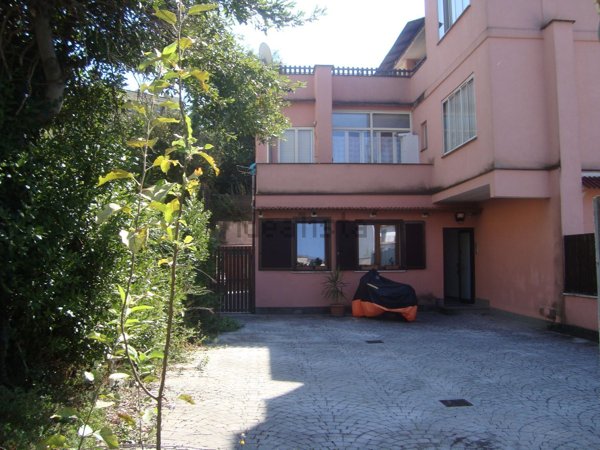 appartamento in vendita a Rignano Flaminio in zona Santo Sisini