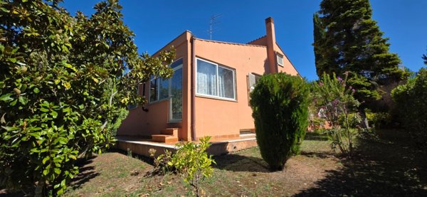 casa indipendente in vendita a Rignano Flaminio in zona Montelarco