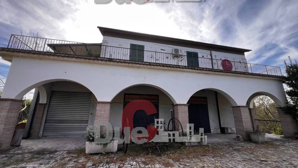 casa indipendente in vendita a Rignano Flaminio
