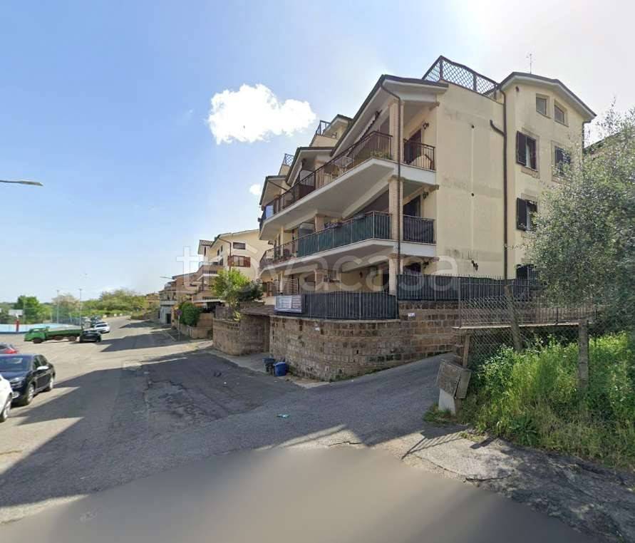 appartamento in vendita a Rignano Flaminio in zona Santo Sisini