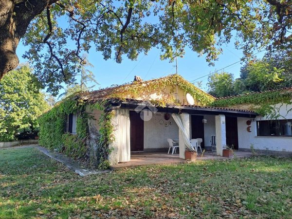 casa indipendente in vendita a Rignano Flaminio in zona Montelarco