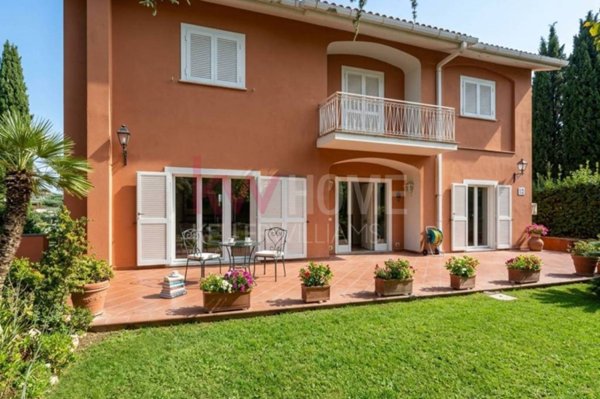 casa indipendente in vendita a Rignano Flaminio in zona Santo Sisini