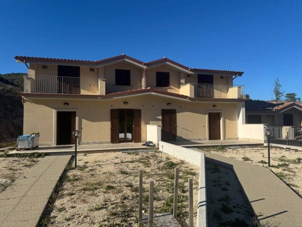 casa indipendente in vendita a Riofreddo