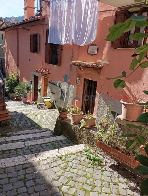 casa indipendente in vendita a Riofreddo