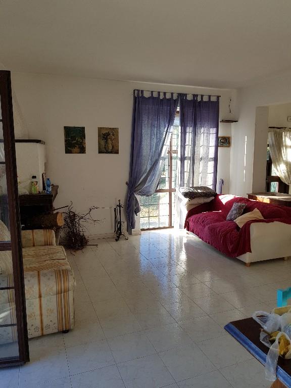 casa indipendente in vendita a Rocca Canterano in zona Rocca di Mezzo