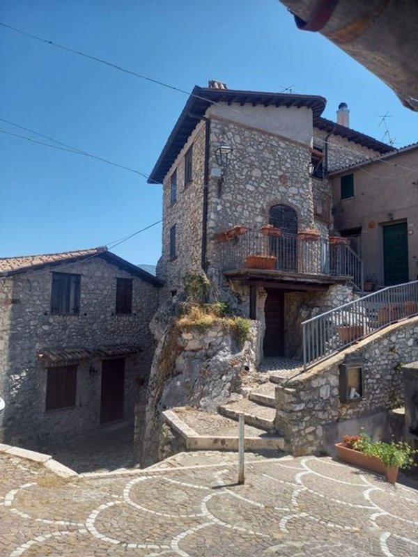 appartamento in vendita a Rocca Canterano in zona Rocca di Mezzo