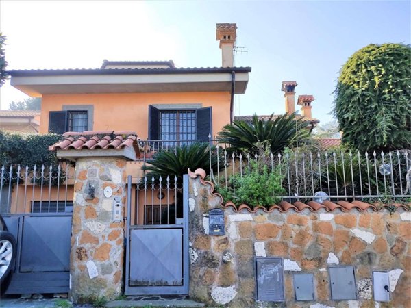 casa indipendente in vendita a Rocca di Papa in zona Pratoni del Vivaro