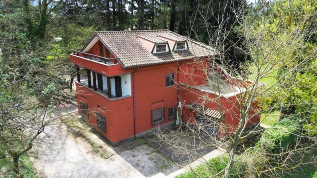 casa indipendente in vendita a Rocca di Papa in zona Vivaro