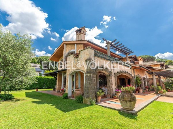 casa indipendente in vendita a Rocca di Papa
