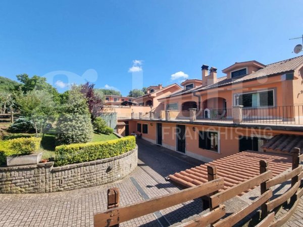 casa indipendente in vendita a Rocca di Papa