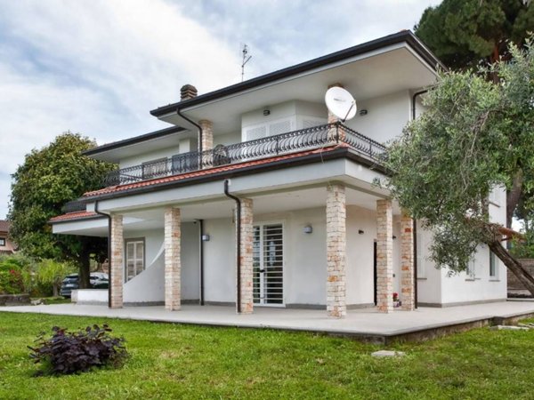 casa indipendente in vendita a Rocca di Papa