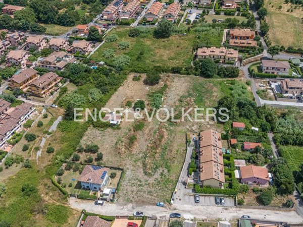 terreno edificabile in vendita a Rocca di Papa