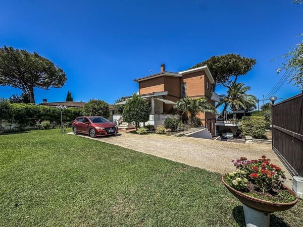 casa indipendente in vendita a Rocca di Papa